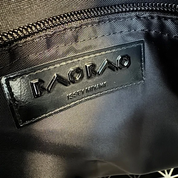 BAO BAO ISSEY MIYAKE Prism Green Tote Bag - Picture 11 of 13